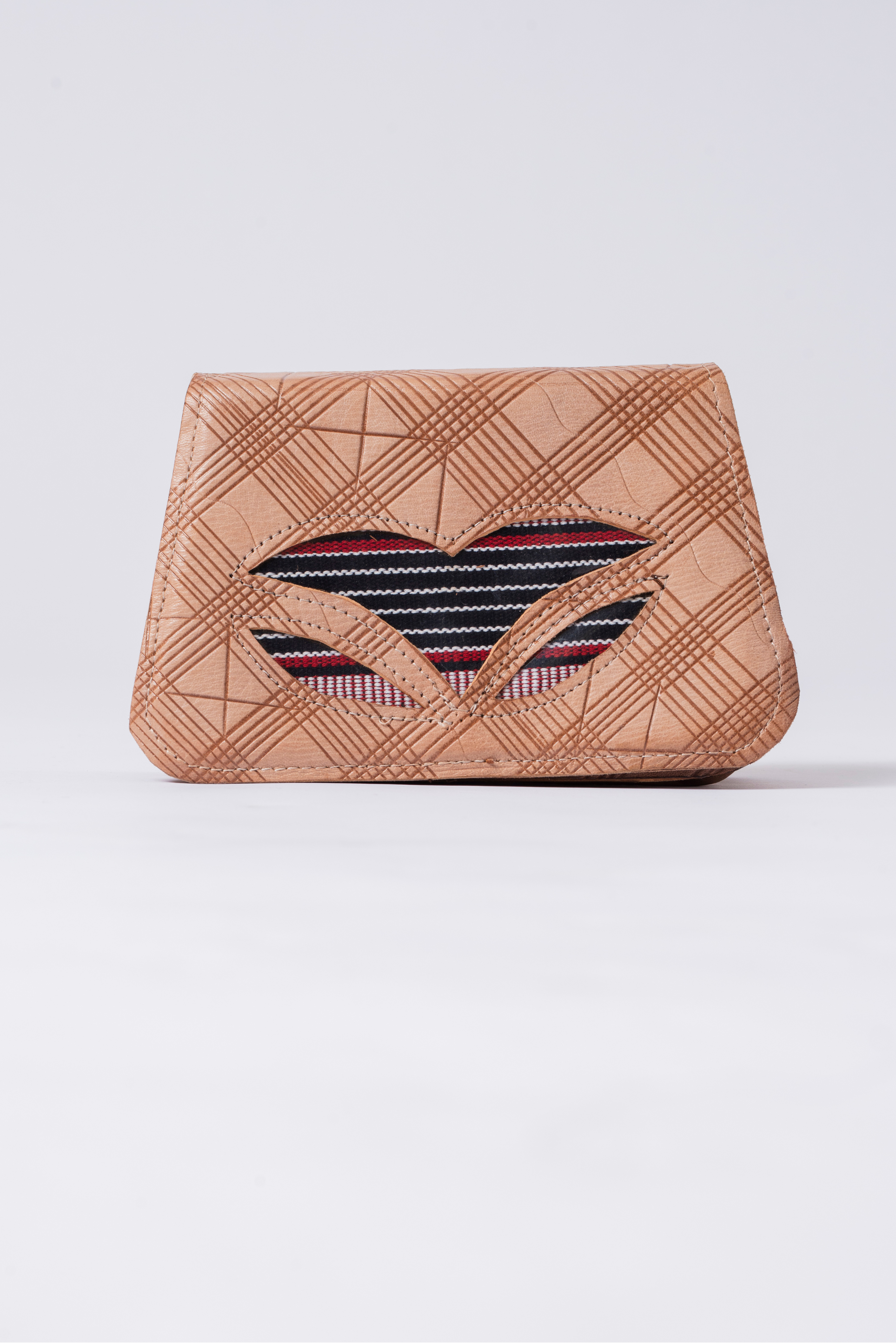 Hand-Tooled Leather Clutch - Pochette en cuir travaillé à la main