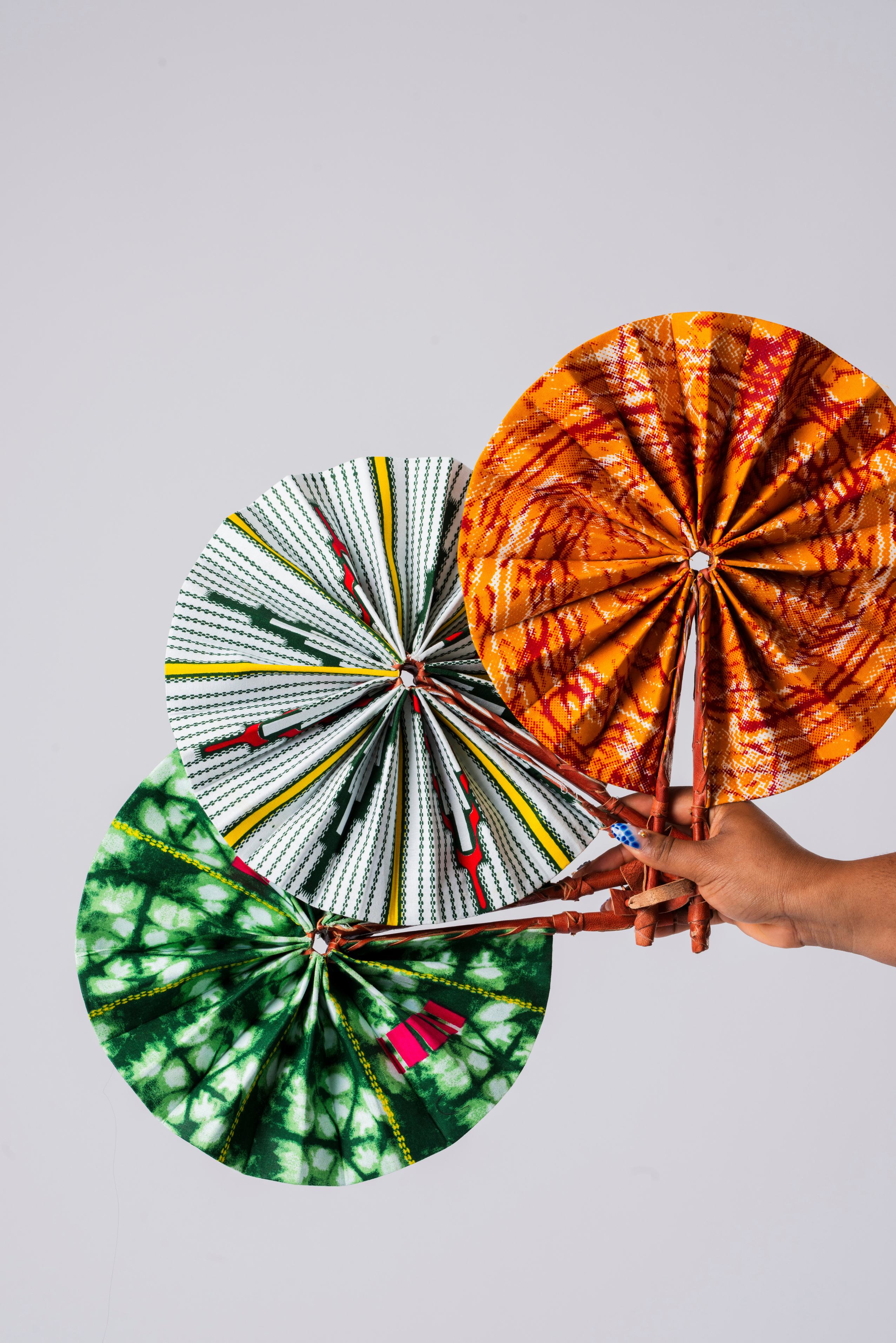 Handmade Wax Print Fan - Éventail artisanal en tissu wax